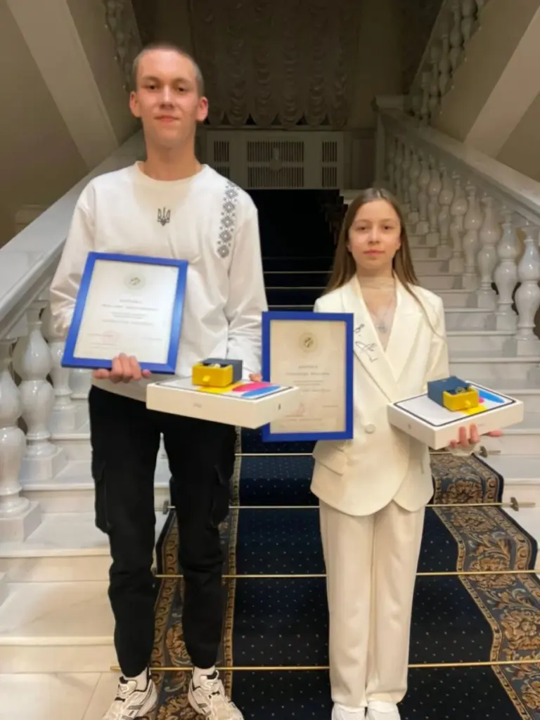 Ярослав Євтушок і Олександра Данилюк з Рівного, яка також отримала відзнаку "Майбутнє України".