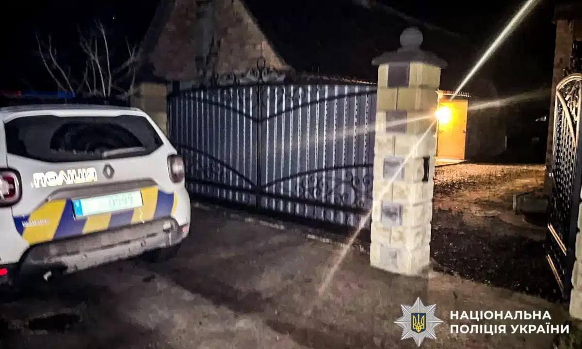 У Володимирці поліція за годину викрила неповнолітнього, який обікрав будинок Будинок у Володимирці, який обікрав 17-річний злочинець.