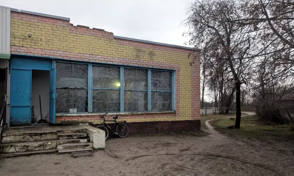 У Зарічненській громаді двоє чоловіків завдали знайомому тяжких травм. Поліція розпочала розслідування Магазин у Кутині, де двоє побили знайомого.