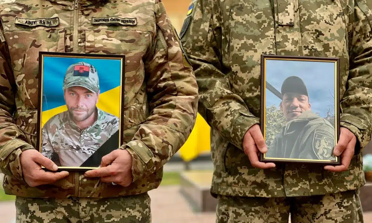 Портрети Романа Мосійчука і Павла Пікули.