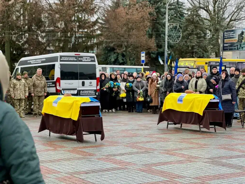 Похорон Романа Мосійчука і Павла Пікули у Рівному.
