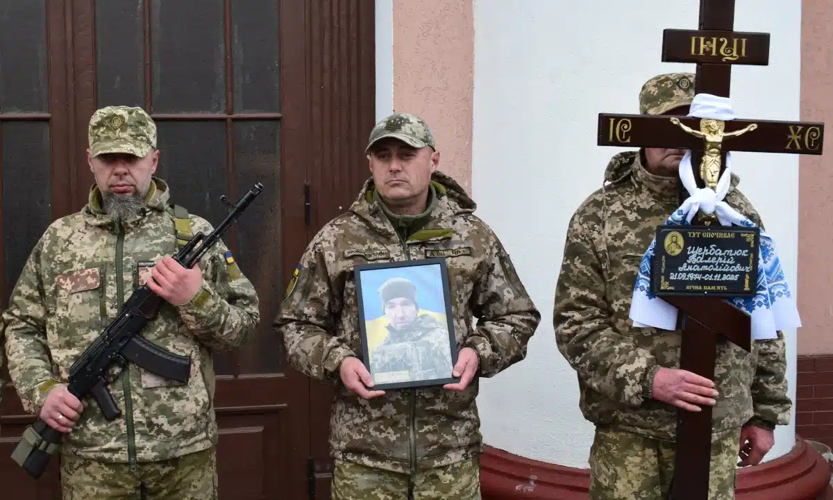 У Здолбунові провели на вічний спочинок полеглого захисника Валерія Щербатюка У Здолбунові провели на вічний спочинок полеглого захисника Валерія Щербатюка