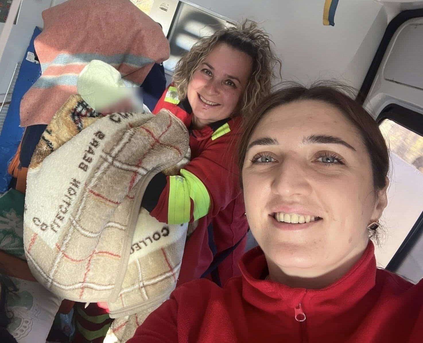 Медики з дитиною