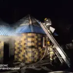 На Рівненщині у селі Великі Селища загорілася господарча будівля Загорілась господарча будівля.