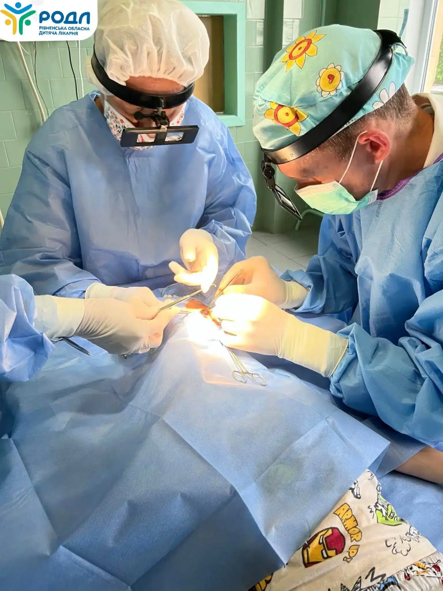 У Рівненській обласній дитячій лікарні прооперували 14-річного пацієнта з пухлиною очної ямки