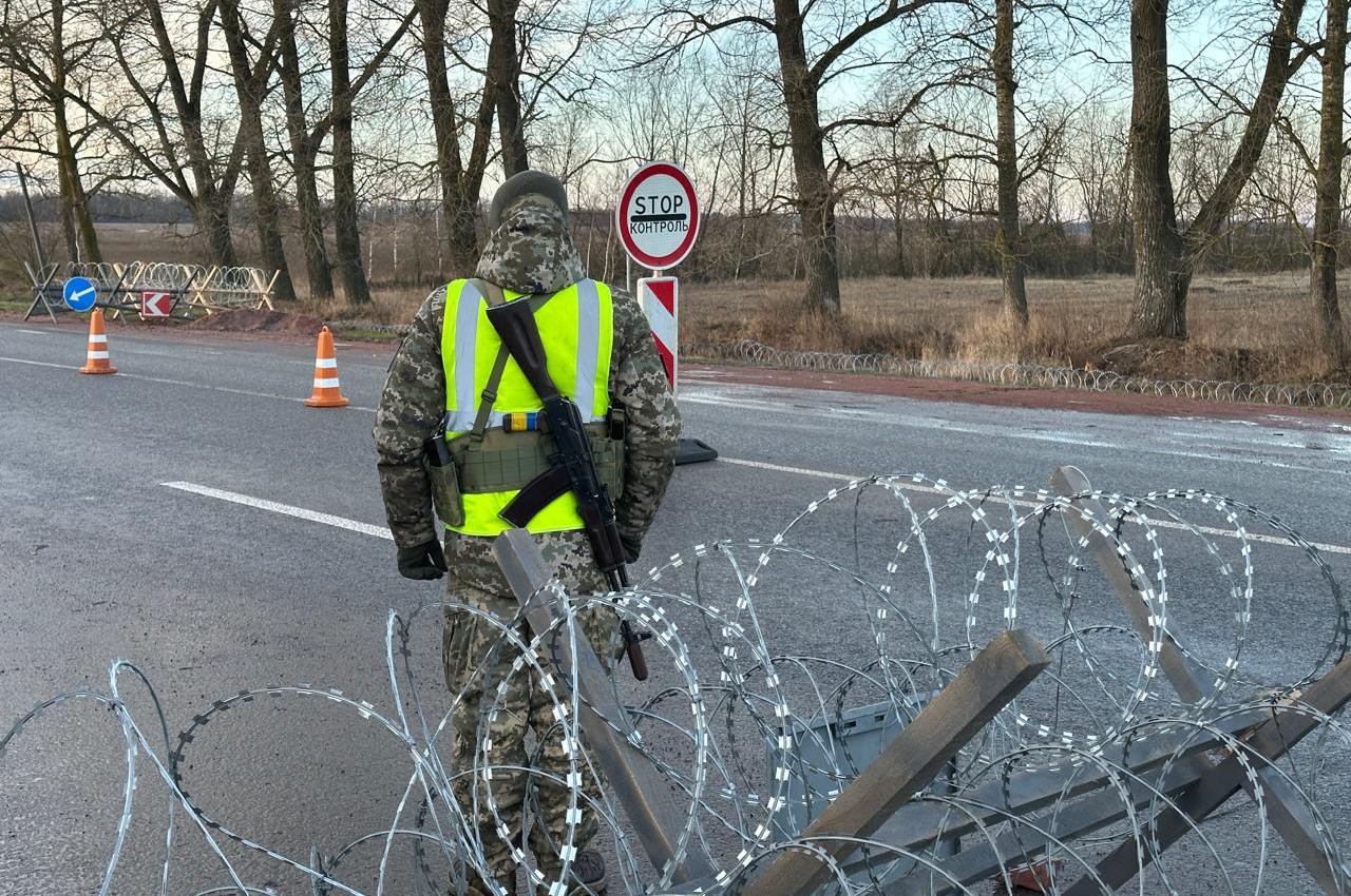 Двоє водіїв на Рівненщині проігнорували законні вимоги прикордонних нарядів