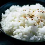 Чи варто замочувати рис перед варінням? Користь та інструкція Розсипчастий зварений рис.