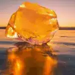 Судитимуть чоловіка із Сарненщини, у якого вилучили унікальний бурштин вагою 1,7 кг Бурштин. Ілюстрація.