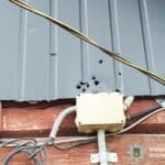 Стріляв на ґрунті ревнощів: на Рівненщині чоловіка підозрюють у хуліганстві Сліди від пострілів на будинку