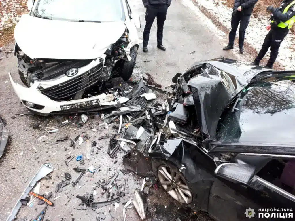 Два розбити у ДТП авто, у результаті якої загинуло немовля.