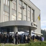 Черги біля ЦНАПів: у Рівному вже подали понад 300 заяв на відстрочку в перший день нових правил