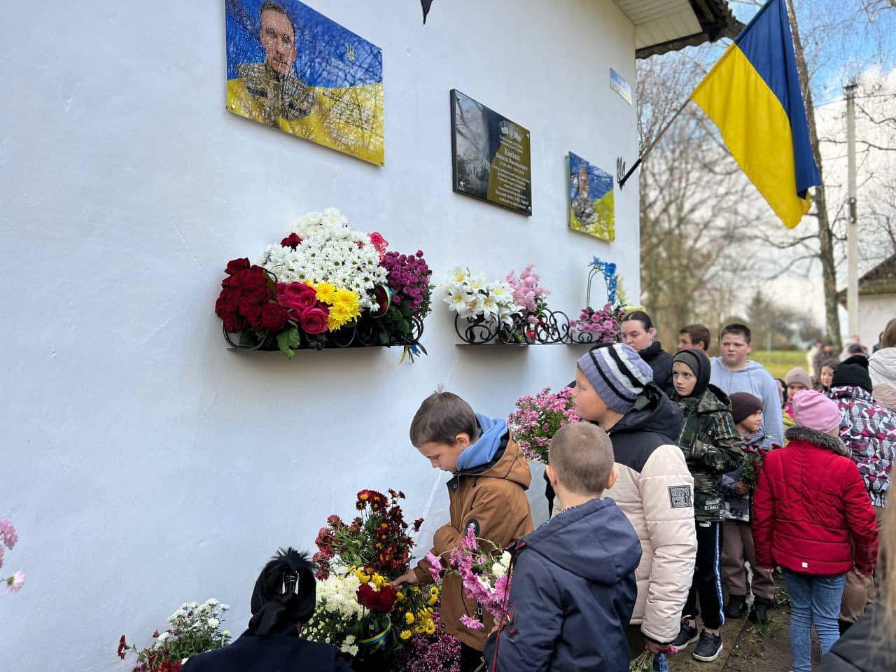 відкрили меморіальну дошку загиблому захиснику Сергію Боришку