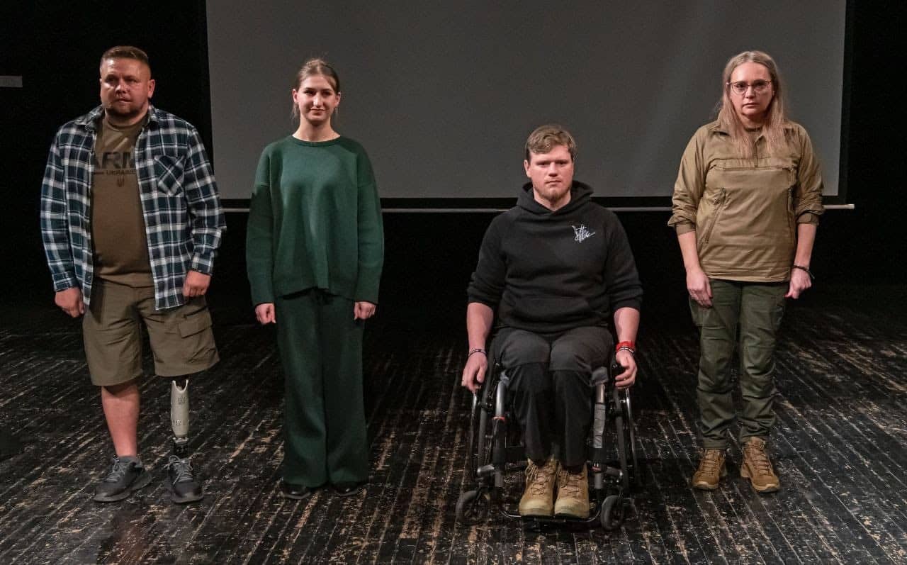 Актори вистави "Я не покинув Україну"