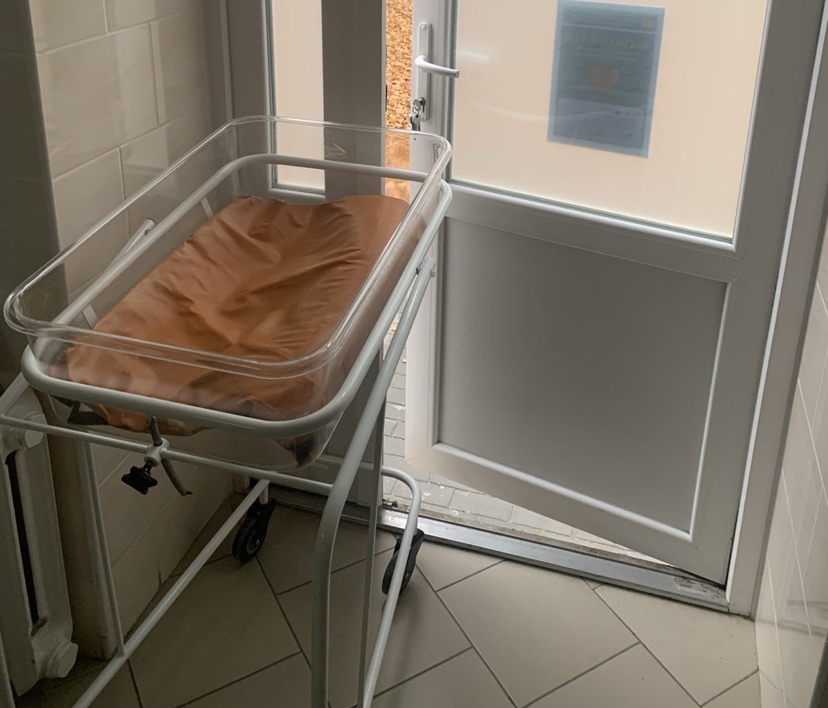 В Острозькій лікарні відкрили «Вікно життя» для анонімного залишення немовлят Вікно життя куди приносять дітей