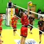 Волейболісти «Патріот-Амбер» впевнено перемогли «Ажіотаж» у трьох партіях Гравці «Патріот-Амбер Гальбин-Рівне» у матчі проти львівського «Ажіотажу» під час другого туру чемпіонату України