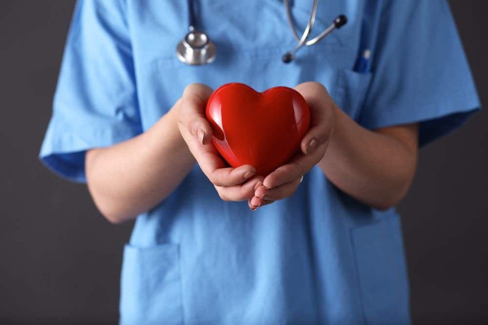 Медзаклади Рівненщини долучились до проєкту медсестринського догляду для ВПО Серце в руках лікаря