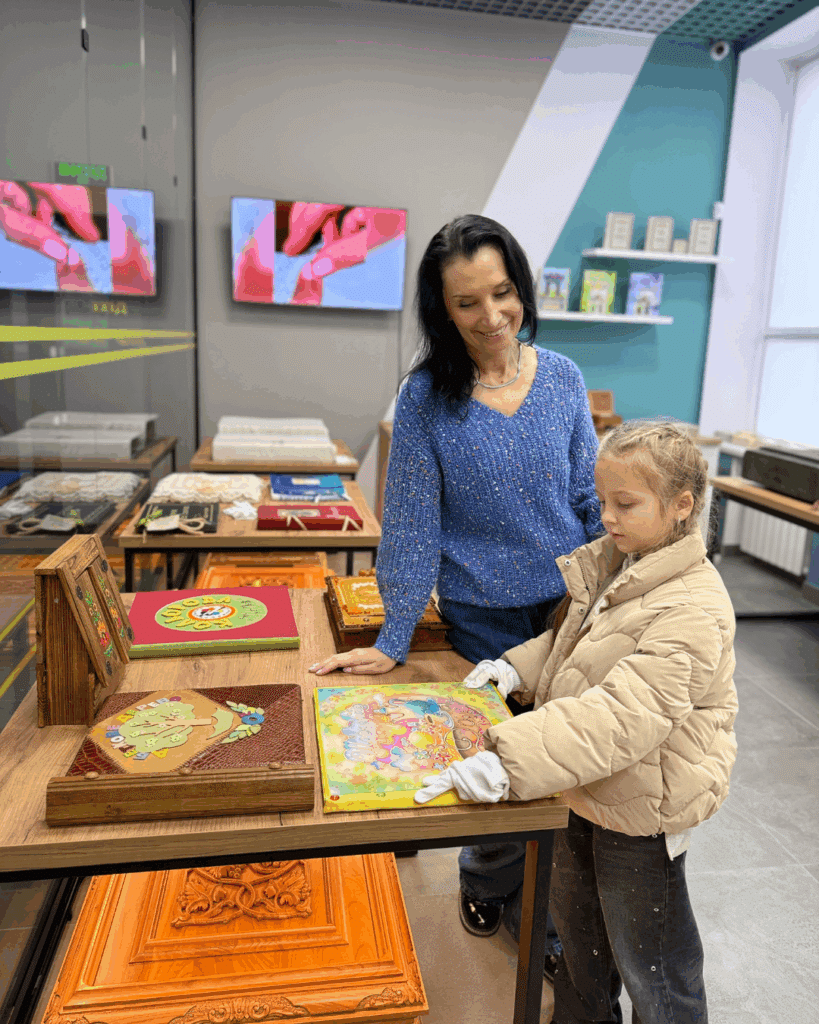 Олена Медведева з дівчинкою