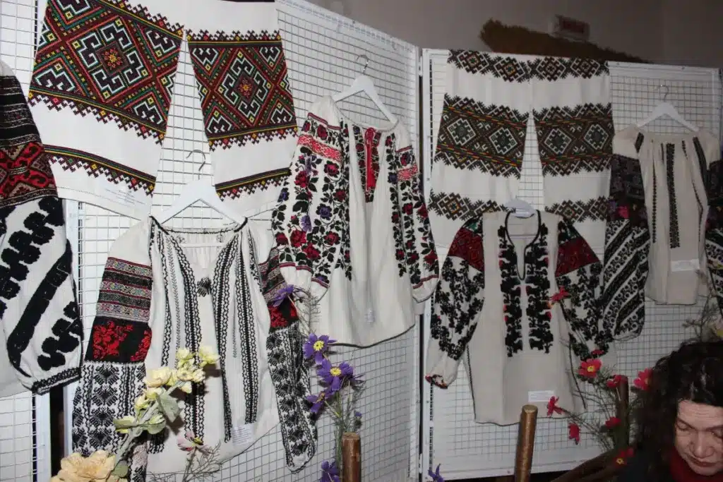 Експонати виставки «Сила роду».