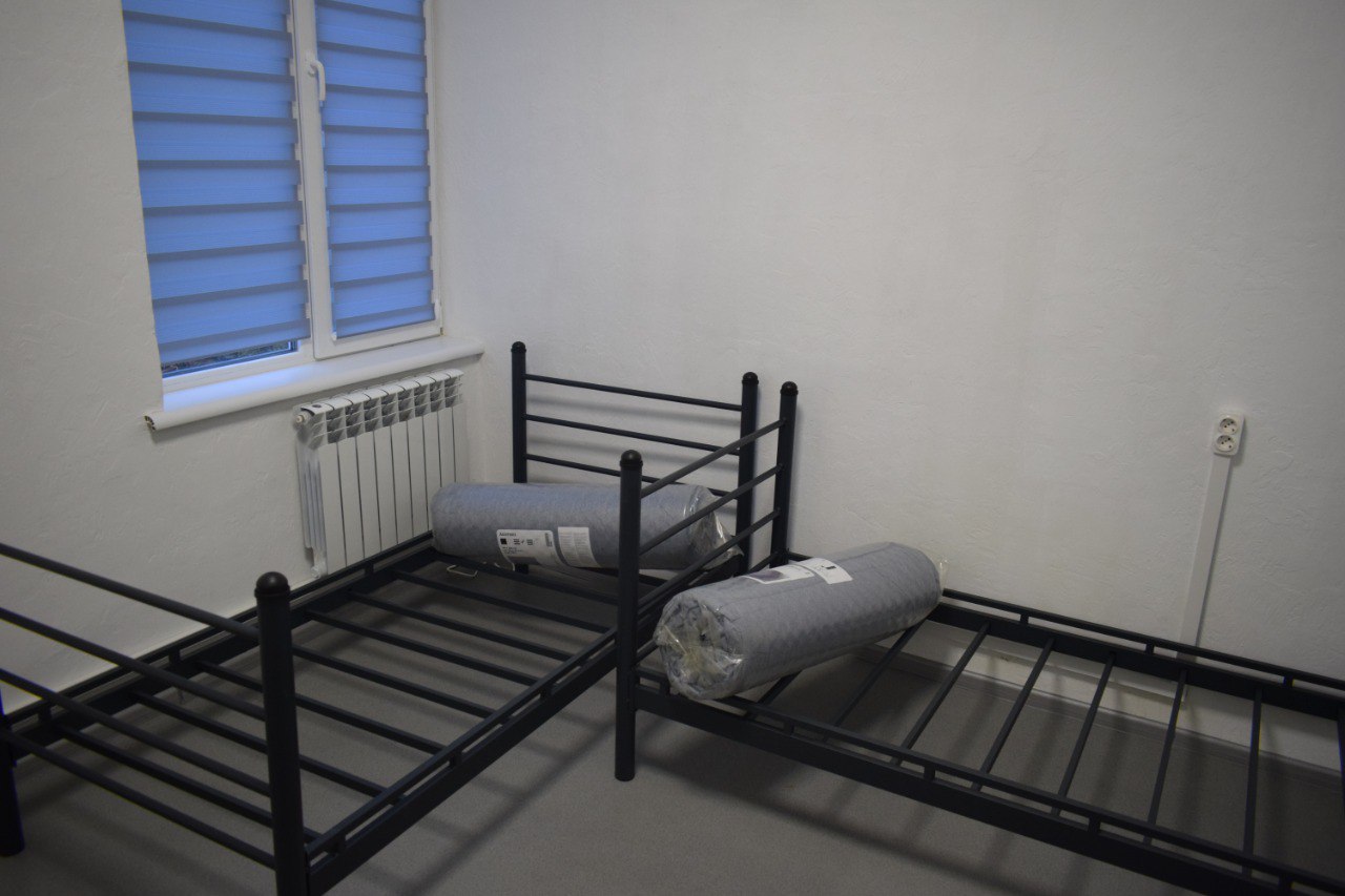 Приміщення архіву у Здолбунові перетворюють на житло для ВПО Кімната для проживання впо