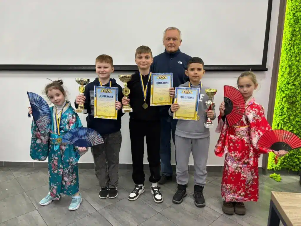 Рівненські юніори-переможці на чемпіонаті України з Го.