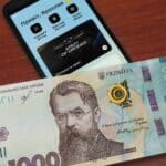 Українців попереджають про нову шахрайську схему з «виплатами 1000 і 6500 грн»