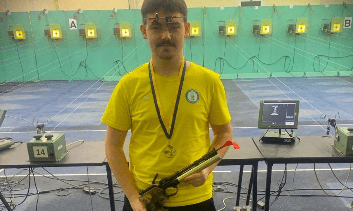 Учень Рівненської ОШВСМ здобув золото на чемпіонаті України — як це сталося Учень Рівненської ОШВСМ здобув золото на чемпіонаті України — як це сталося