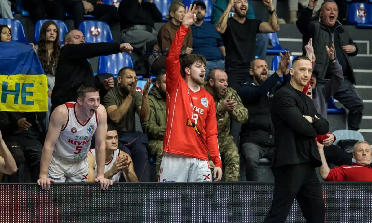 Чоловічій команді БК «Рівне» нададуть фінансування з бюджету області для виступу у Суперлізі Фанзона БК "Рівне" на стадіоні.