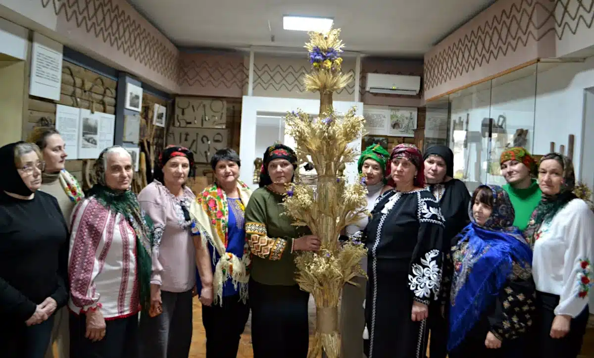 Дідух, сплетений з пам’яті і віри. Як у Березному народився символ єдності громади Дідух Єдності, який сплели у Березному.