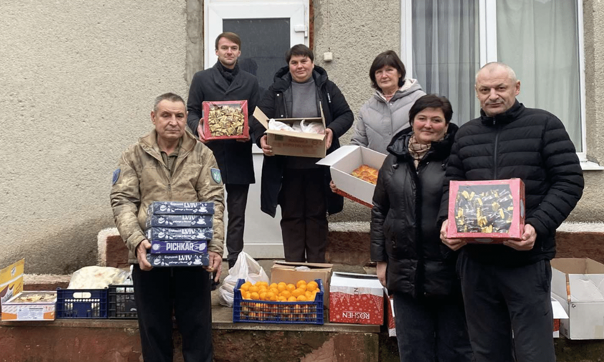 Діти, батьки й педагоги з Гощанської громади відвідали поранених воїнів