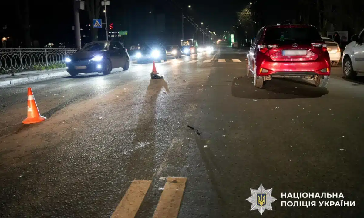 Тяжкі травми отримала пішохідка в ДТП на регульованому переході у Рівному Місце ДТП на вулиці Червонія у Рівному.