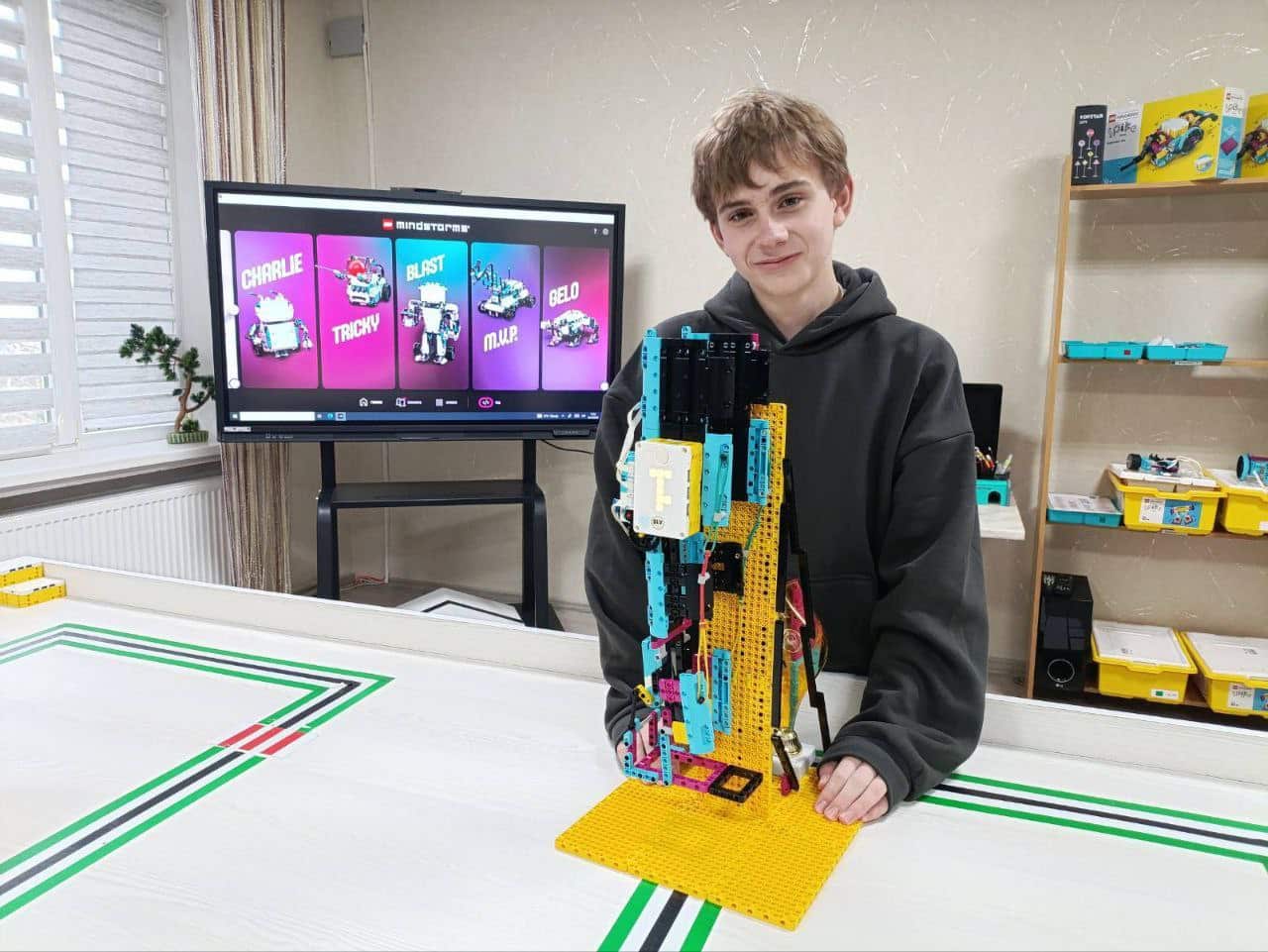 Учень з Клеваня здобув “срібло” на InventorUA за реабілітаційний тренажер Андріан Гордійчук