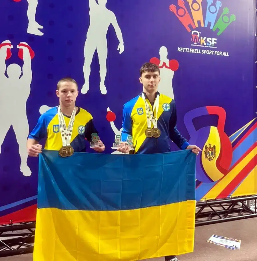 Богдан Левчук та Максим Ломако.