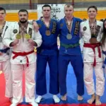 Максим Ігнатюк - третій з права.