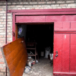 Понад 5 років ув’язнення за крадіжку отримав житель Рівненщини Відчинений гараж із зірваними дверима