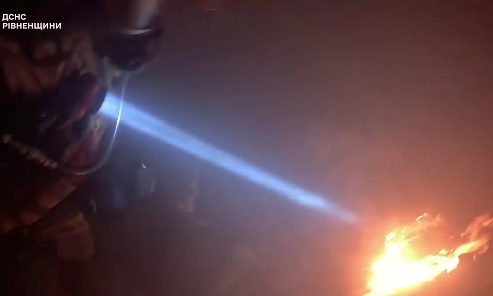Чоловік загинув у пожежі в рівненській багатоповерхівці Пожежа на Льонокомбінатівській у Рівному, в якій загинув чоловік.