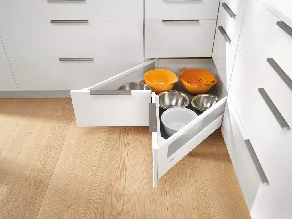 Кутові або «сліпі» зони на кухні