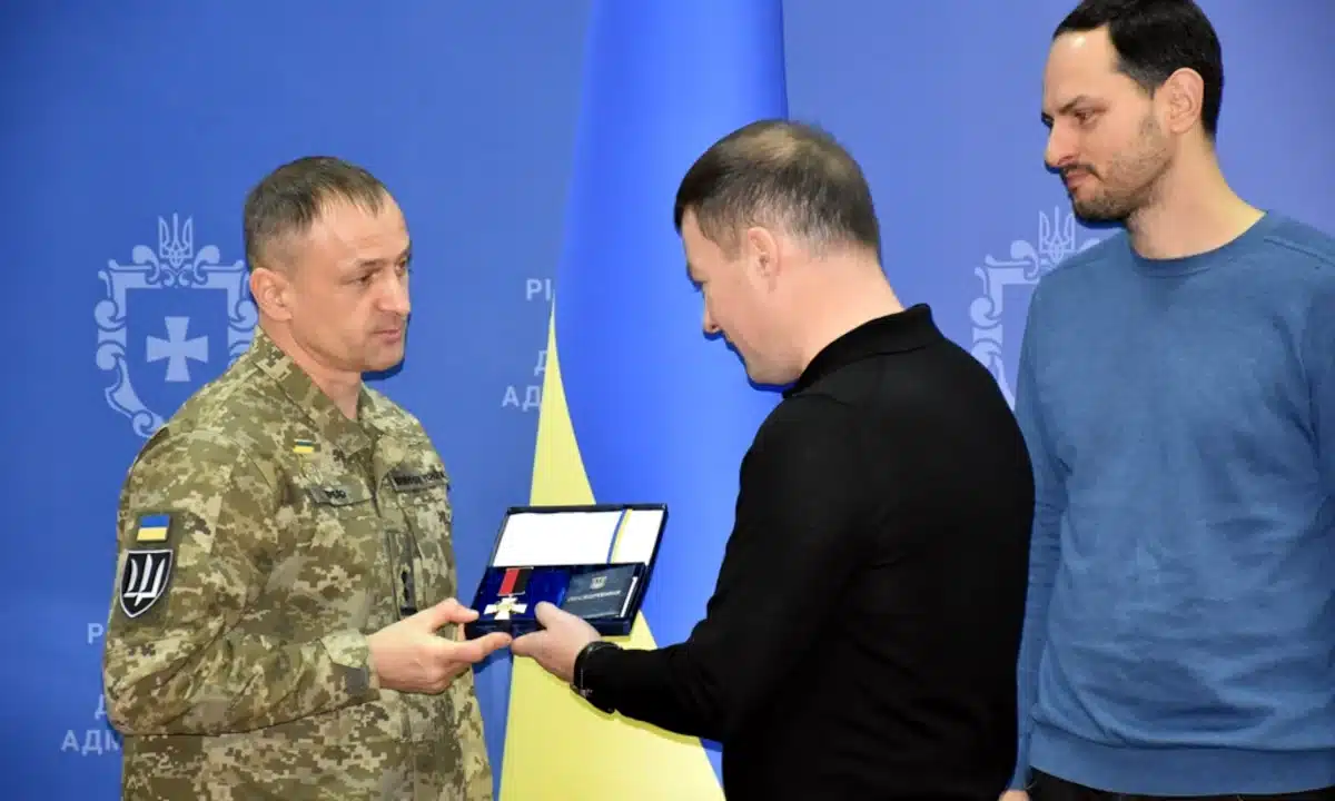 Валентин Дерело отримує «Хрест Клима Савура».