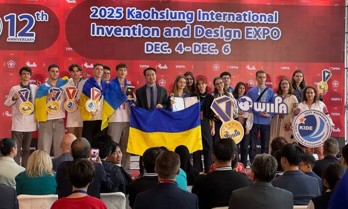 Науковий проєкт із Рівненщини відзначили на виставці в Тайвані Учасники виставки у Тайвані.