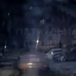 Водій Tesla намагався втекти від рівненських патрульних Патрульні затримують водія тесли.