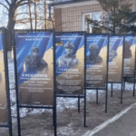 Пам’ятні банери з іменами полеглих Захисників у громаді на Рівненщині