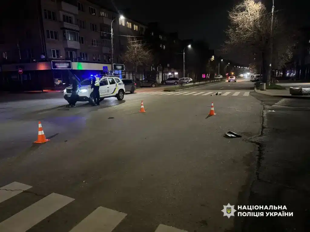 Місце наїзду на пішоходів на Проспекті Миру в Рівному.