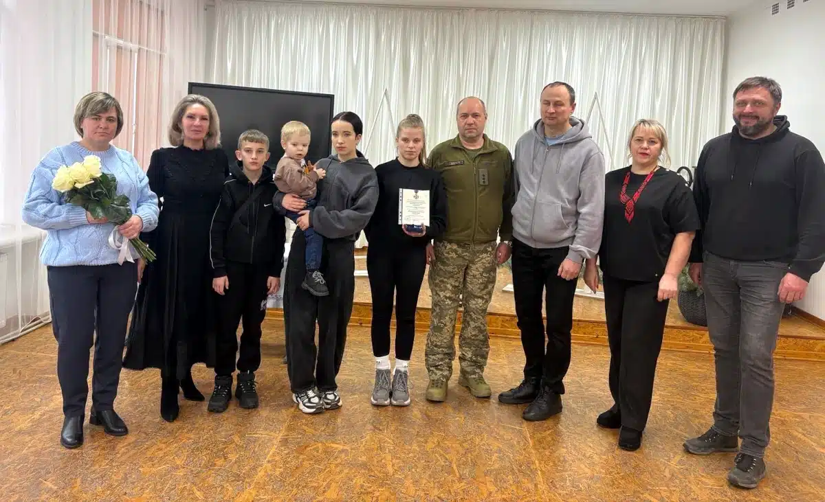 Церемонія вручення посмертної нагороди Комбатантський хрест у Дядьковичах.