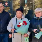 Матері двох полеглих воїнів із Гощанської громади отримали відзнаки 30-ї бригади Матері військових із Гощанської громади під час церемонії вручення нагород.