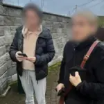 Жінка, що загубилася, і її дочка.