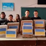 Учні Хотинського ліцею приготували посилки для захисників.