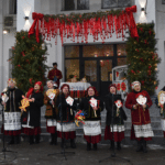 Фестиваль вертепів і колядок «Сяйво Різдва» у Гощі на подвір’ї Центру культурних послуг.