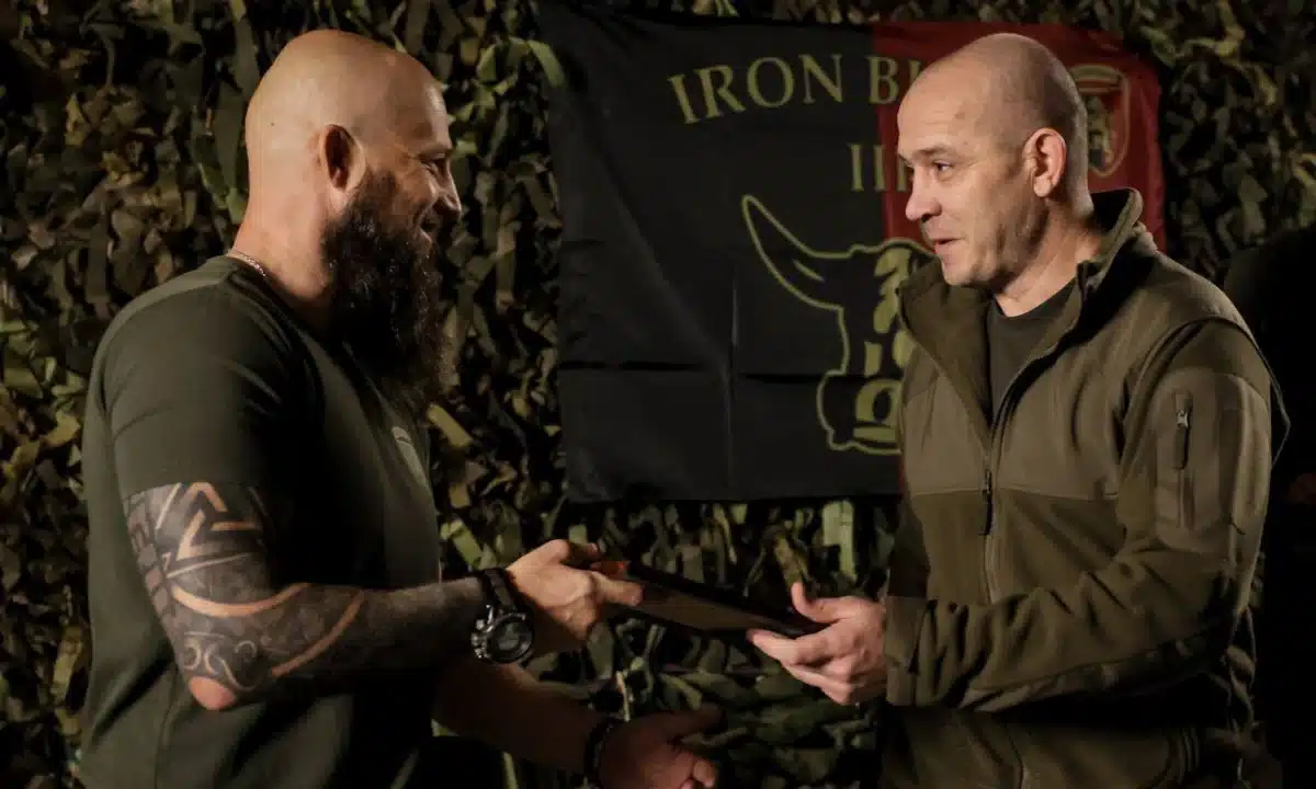 Офіцер із Костополя отримав «Срібний хрест» від Головнокомандувача ЗСУ «Срібний хрест» отримує Іван Попович "Скіф".