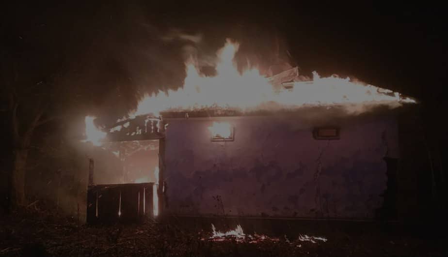 Нічна пожежа на Гощанщині забрала життя чоловіка Пожежа у будинку на Гощанщині