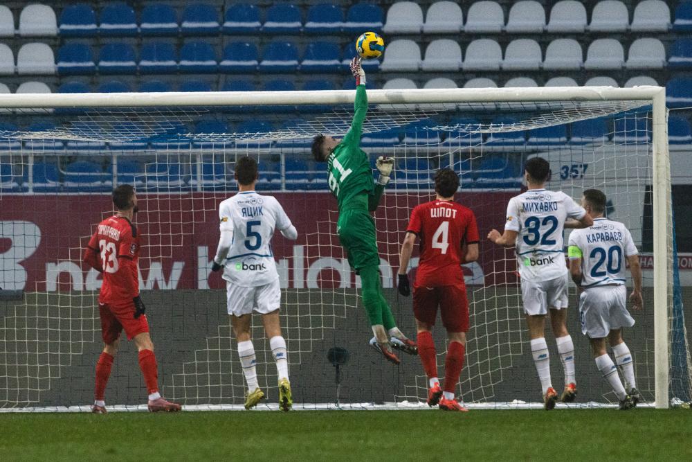 Серія «Вереса» обірвалася у Києві — що вирішило матч із «Динамо» Матч Верес Динамо Київ у чемпіонаті України з футболу