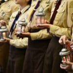 Старує щорічна подорож Вифлеємського Вогню Миру